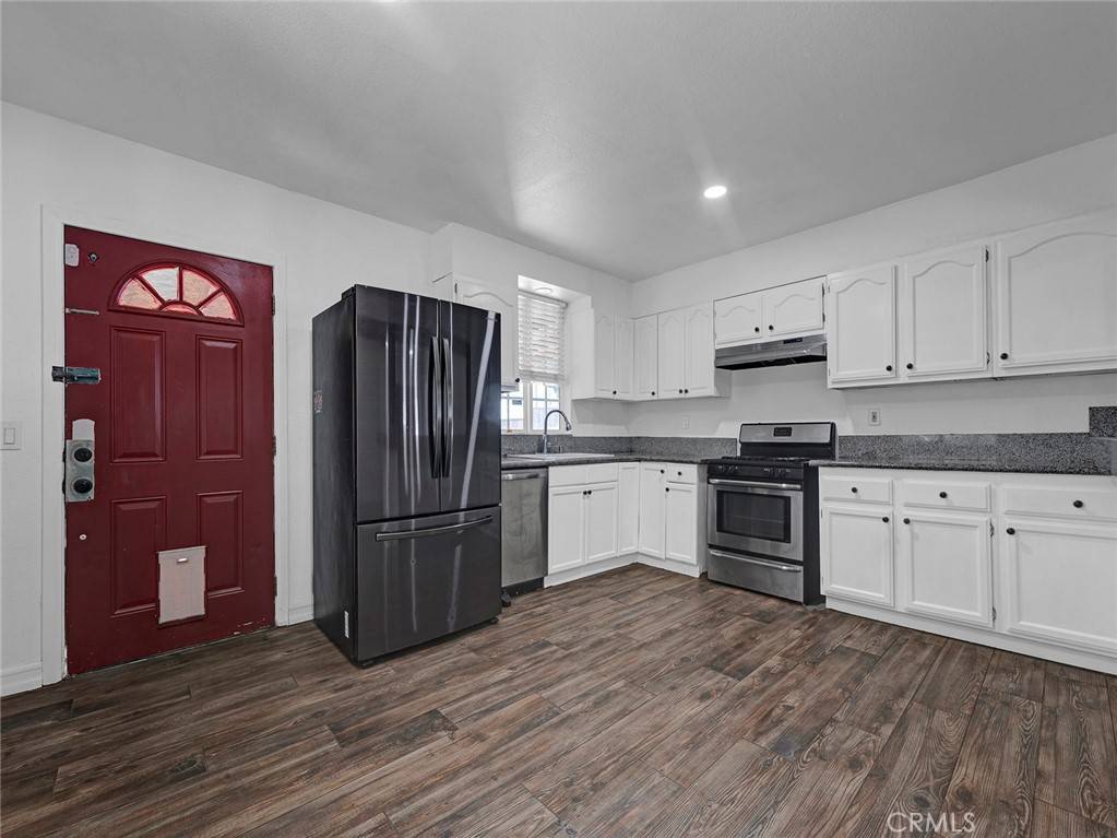 Panorama City, CA 91402,14202 Lanark ST
