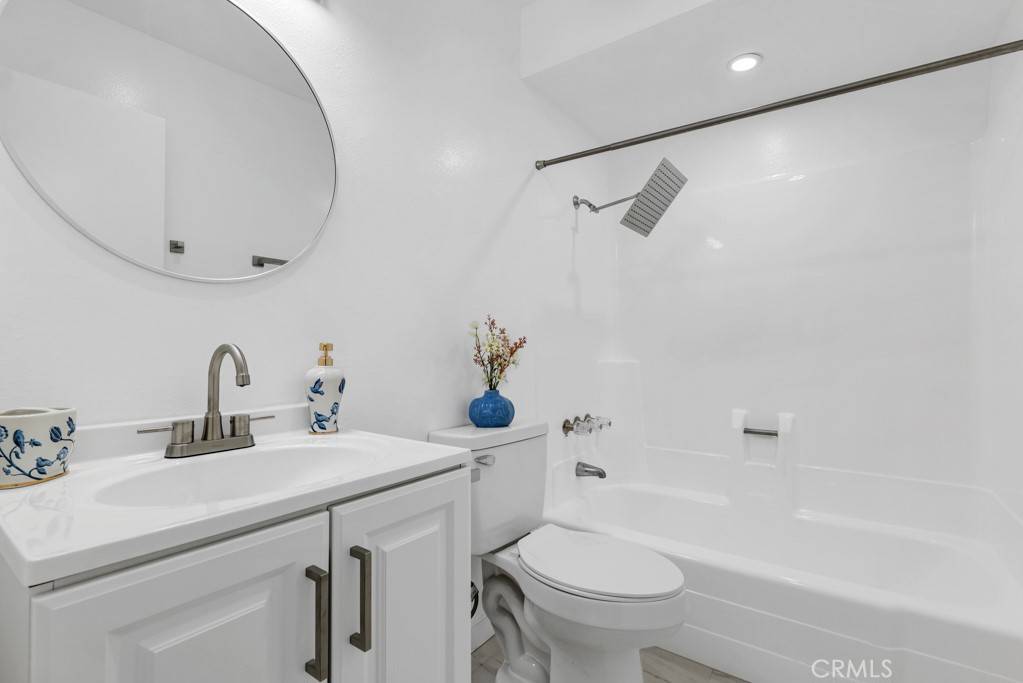 Canoga Park, CA 91304,20930 Parthenia ST #206