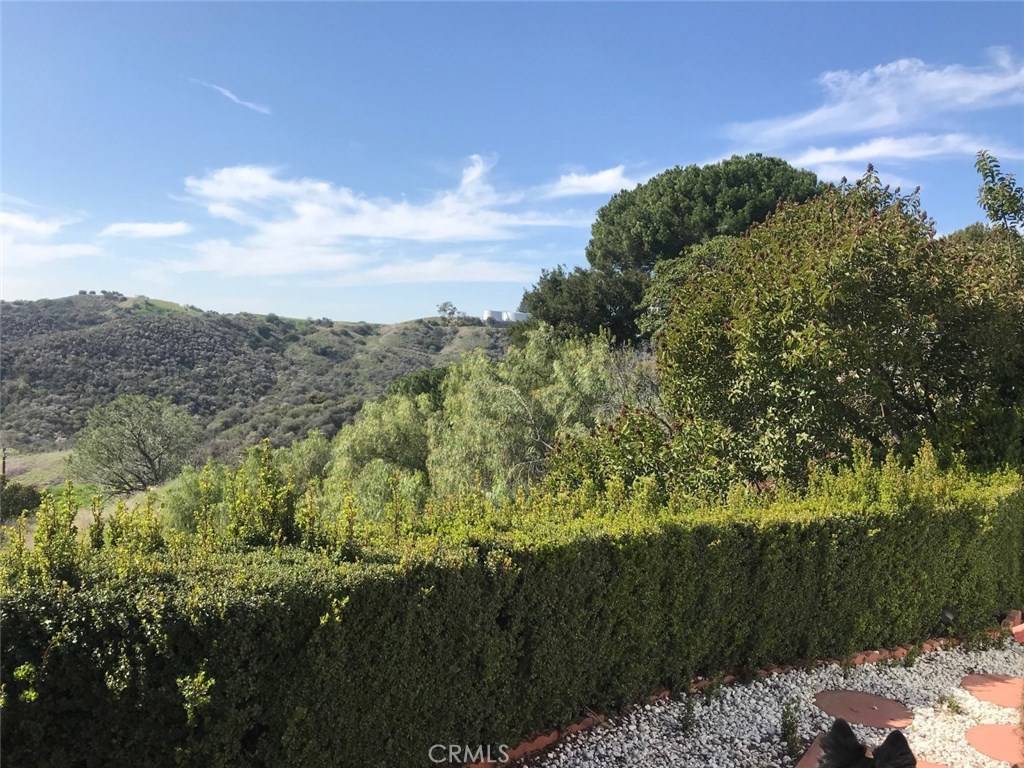 Topanga, CA 90290,1145 Apache
