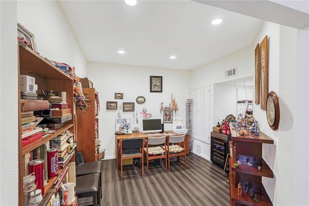Tarzana, CA 91356,18730 Hatteras ST #44
