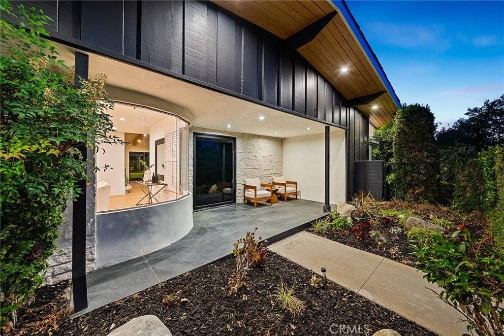 Tarzana, CA 91356,18839 La Amistad PL