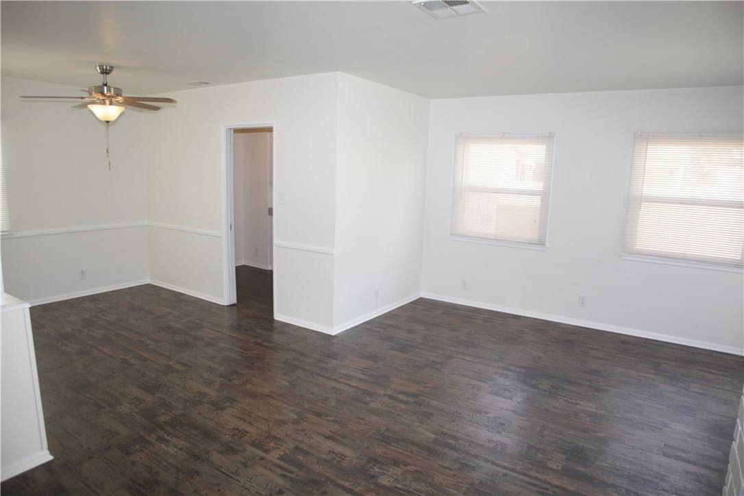 Northridge, CA 91324,9012 Gladbeck AVE