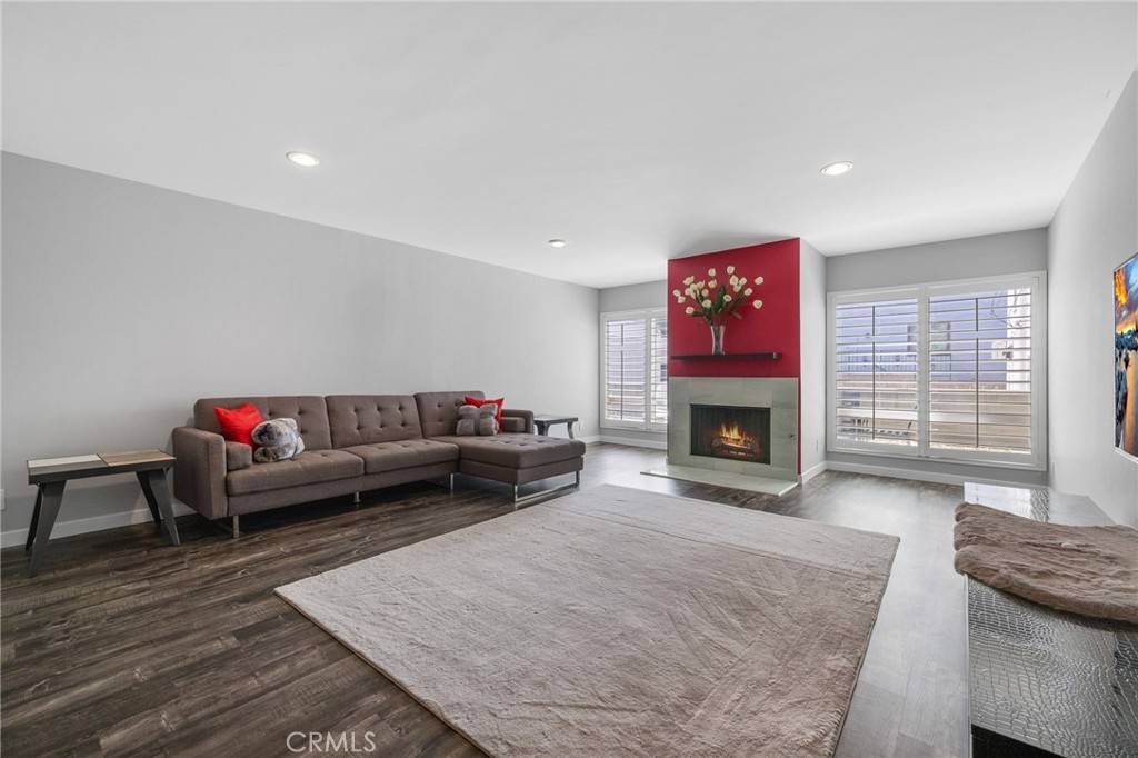Sherman Oaks, CA 91403,14506 Benefit ST #103