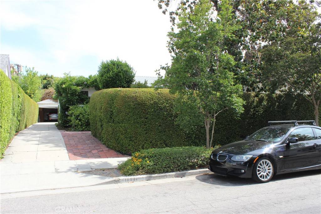 North Hollywood, CA 91601,10941 Peach Grove ST