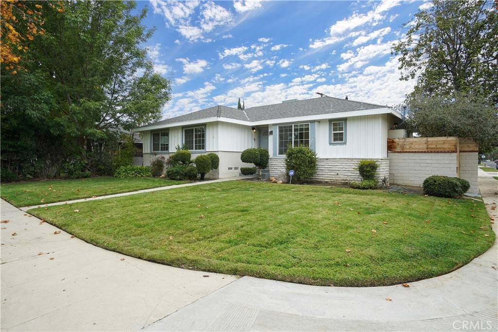 West Hills, CA 91307,23251 Hamlin ST