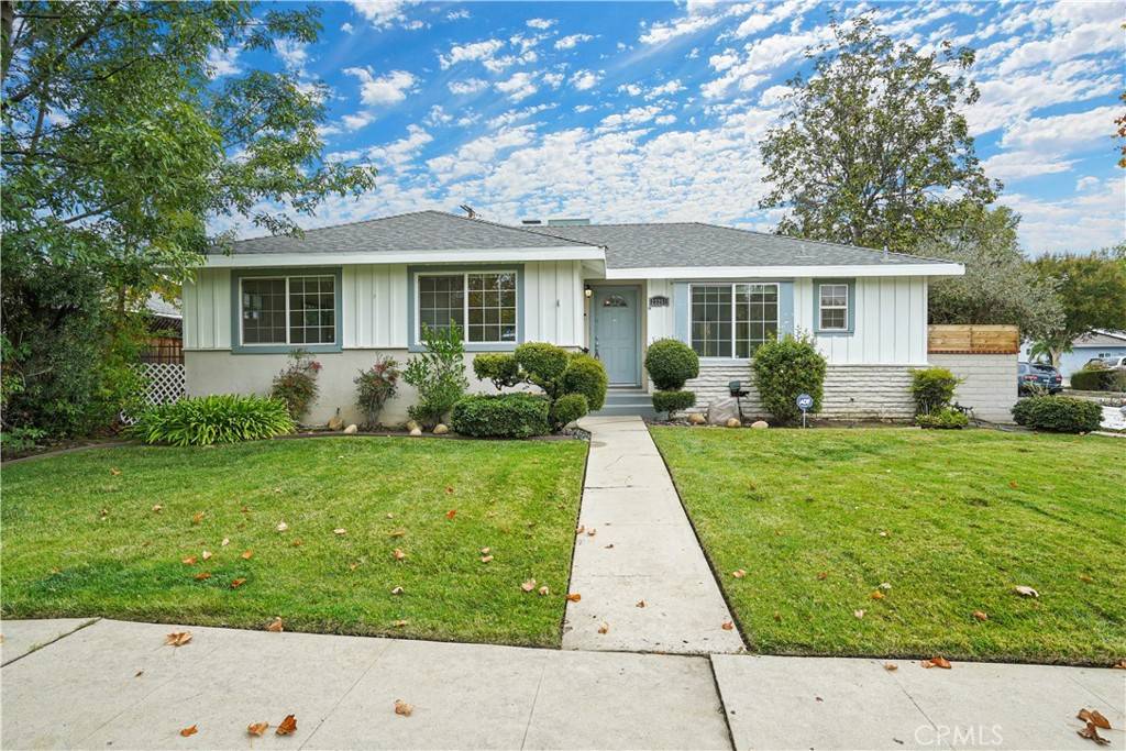 West Hills, CA 91307,23251 Hamlin ST