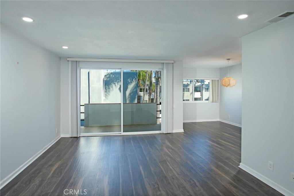 Sherman Oaks, CA 91423,4915 Tyrone AVE #318