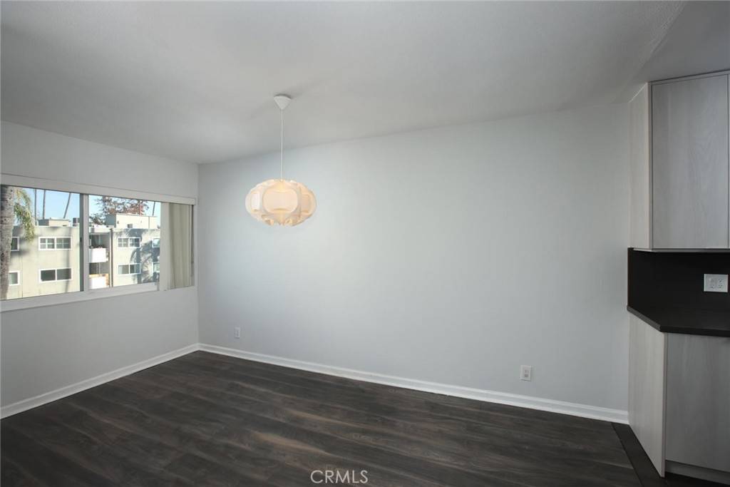 Sherman Oaks, CA 91423,4915 Tyrone AVE #318