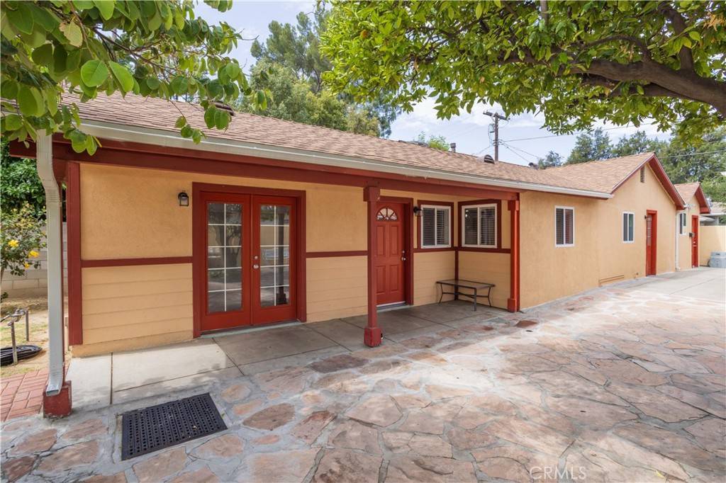 Canoga Park, CA 91303,7343 Owensmouth AVE