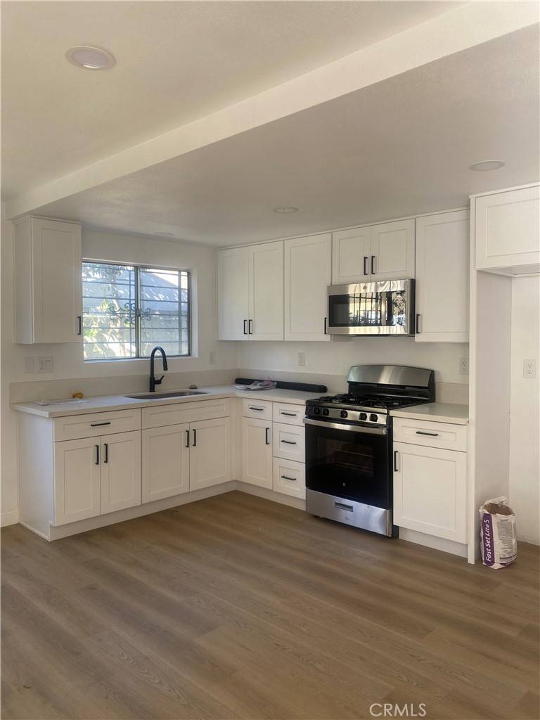 Los Angeles, CA 90029,1141 N Berendo ST #1/2