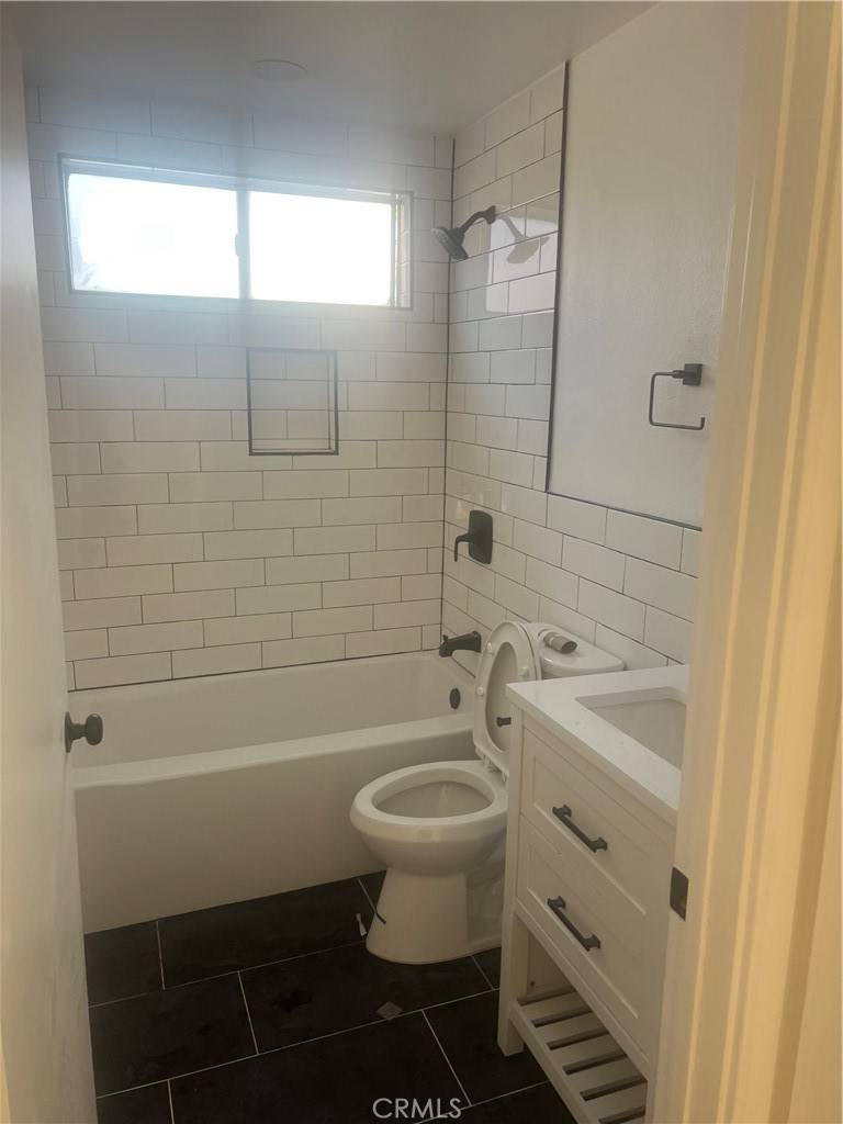 Los Angeles, CA 90029,1141 N Berendo ST #1/2