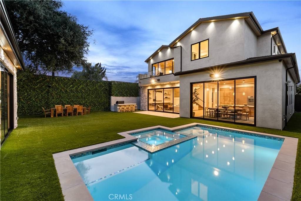 Sherman Oaks, CA 91423,13536 Morrison ST