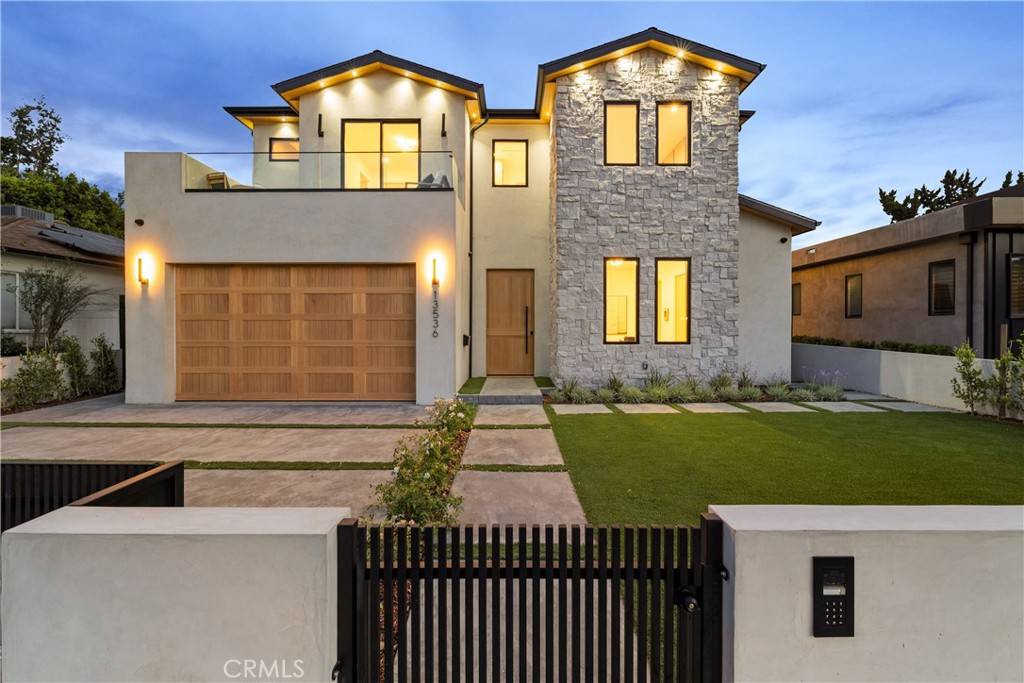 Sherman Oaks, CA 91423,13536 Morrison ST