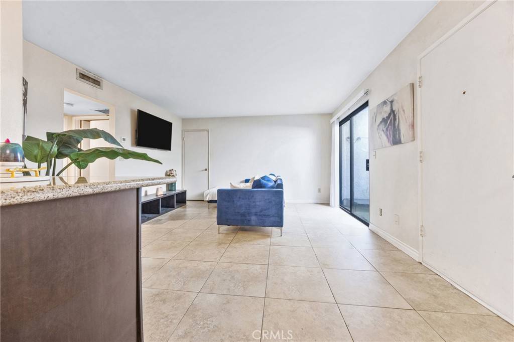 North Hills, CA 91343,9038 Orion AVE #107