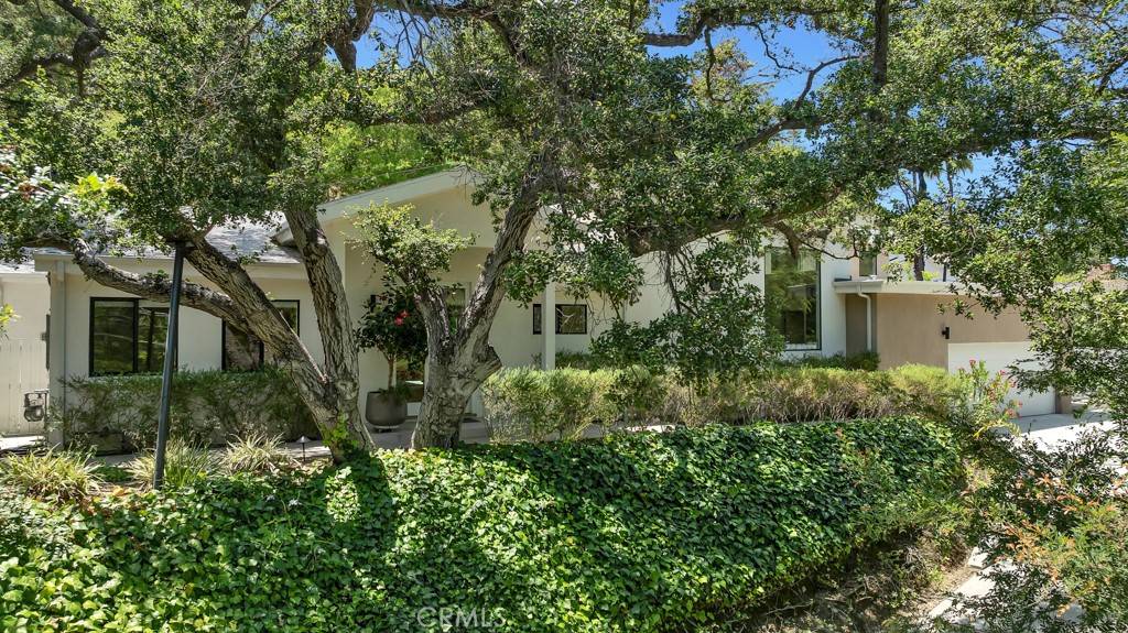 Encino, CA 91436,3843 Hayvenhurst AVE
