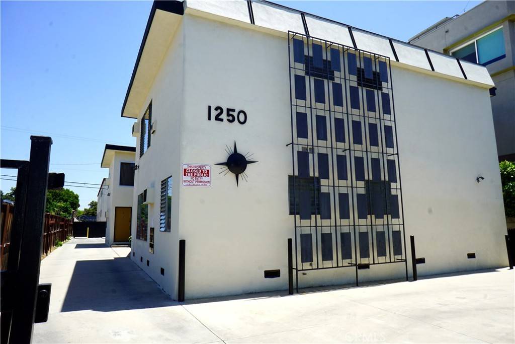 Los Angeles, CA 90038,1250 Gordon ST