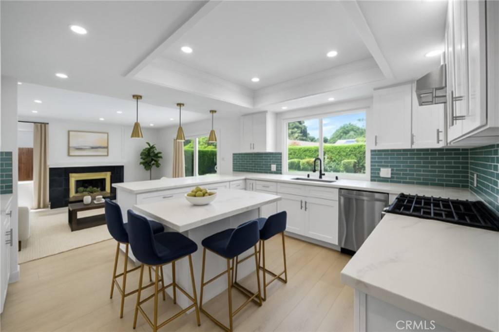 Winnetka, CA 91306,19735 Blythe ST
