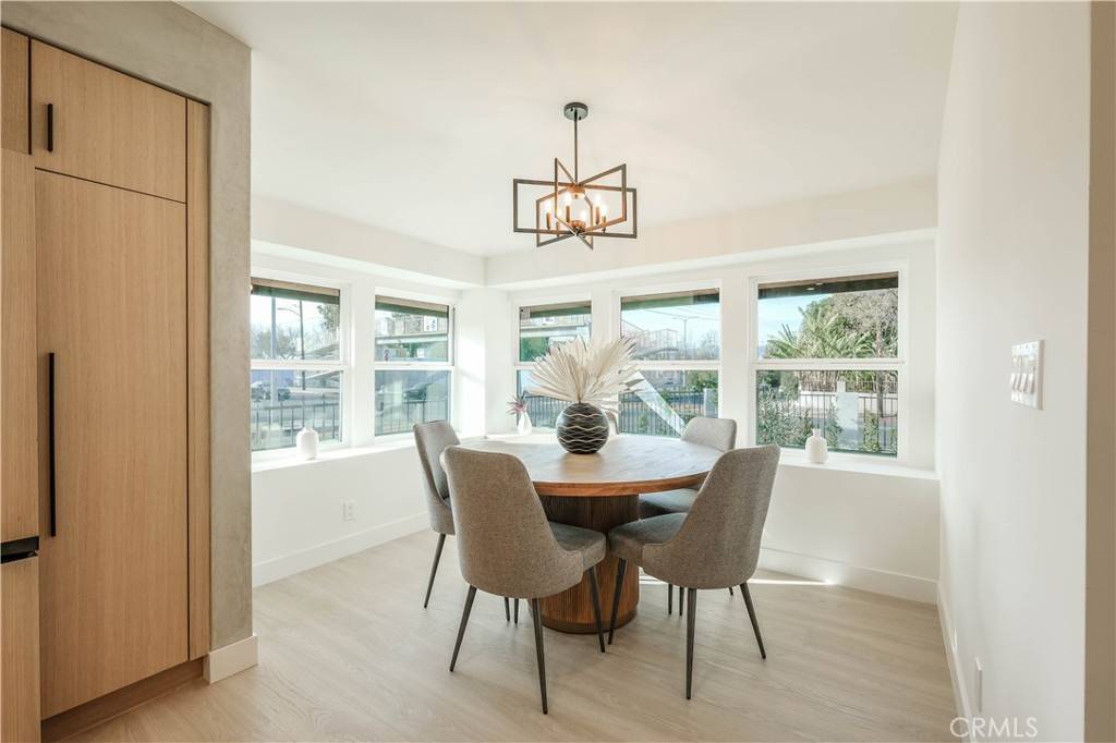 Tarzana, CA 91356,18848 Collins ST