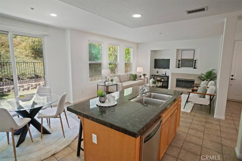 Valencia, CA 91381,27045 Fairway LN