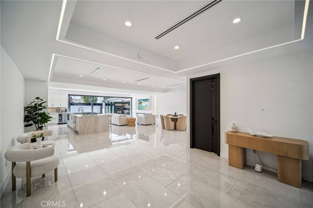 North Hollywood, CA 91605,12160 Keswick ST