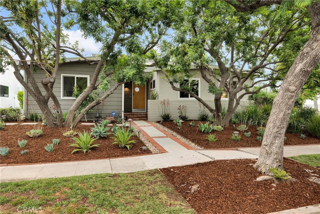 Encino, CA 91316,17201 Bullock ST