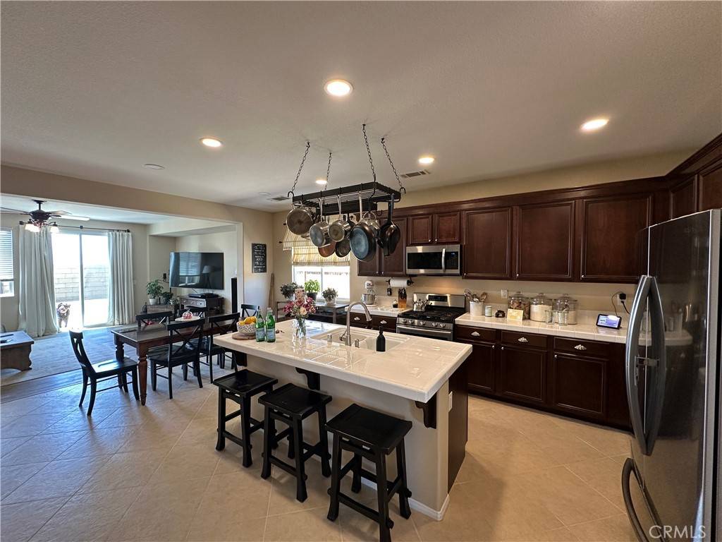 Rosamond, CA 93560,2408 Driftwood DR