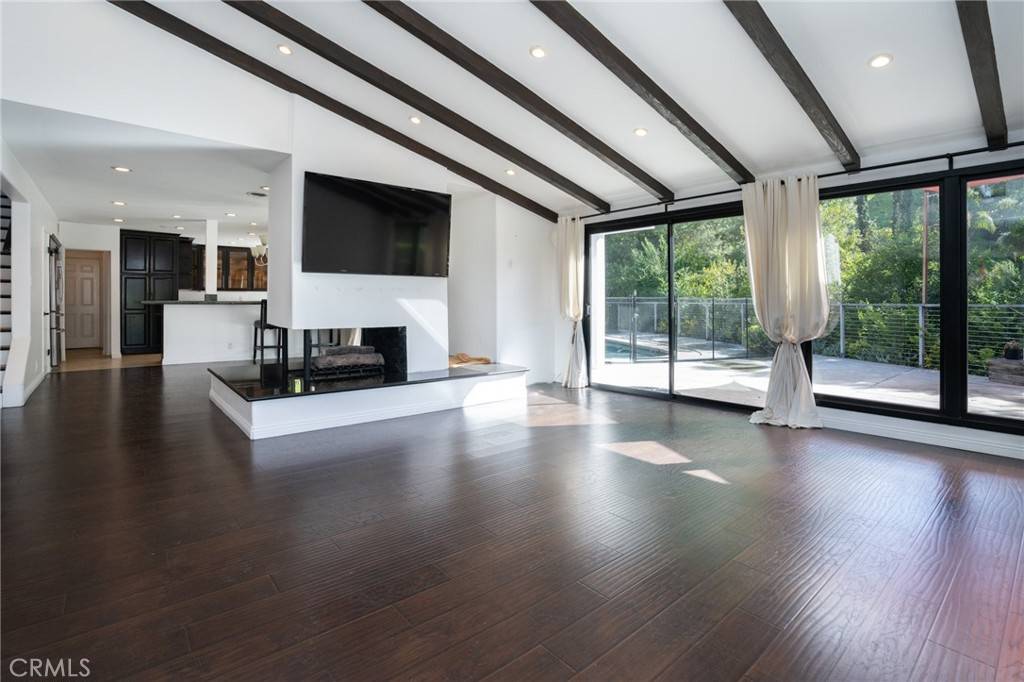 Woodland Hills, CA 91364,4376 Pampas RD