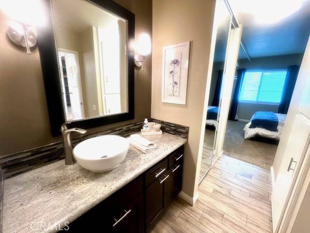 Encino, CA 91316,5460 White Oak AVE #B205