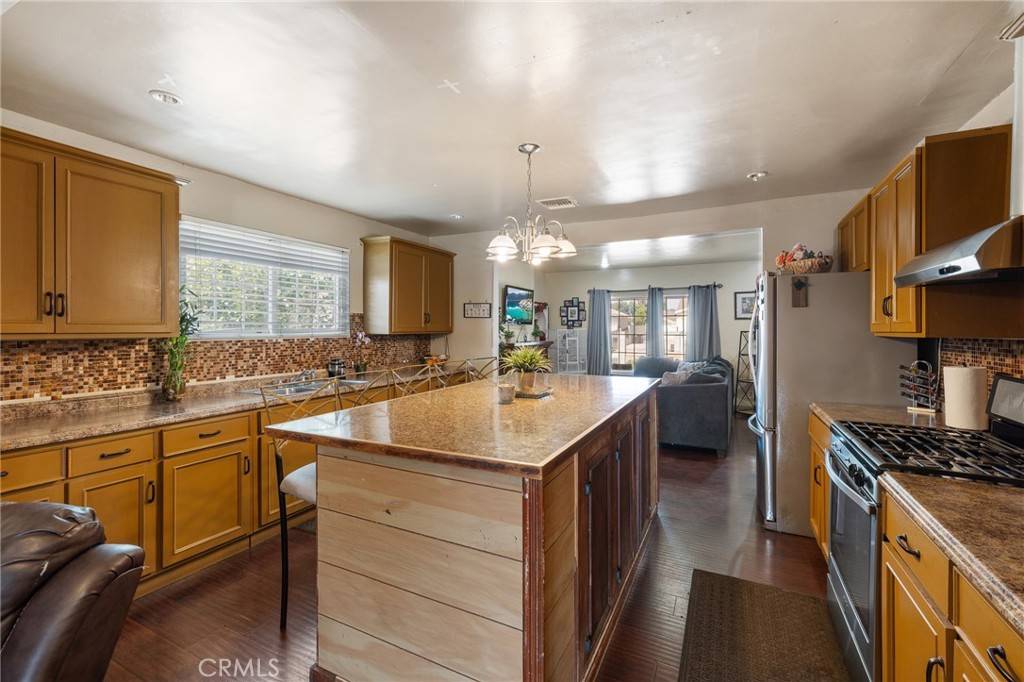 North Hollywood, CA 91605,8054 Rhodes AVE