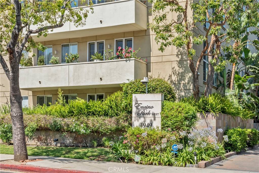 Encino, CA 91316,4949 Genesta AVE #102