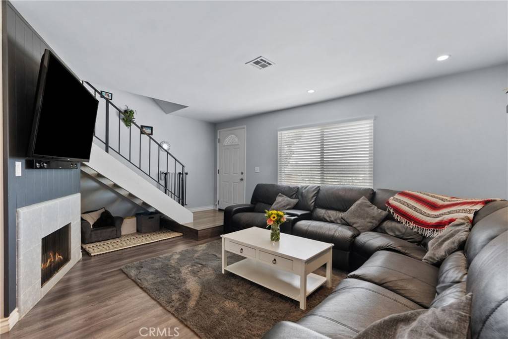 Saugus, CA 91350,22524 Paseo Terraza