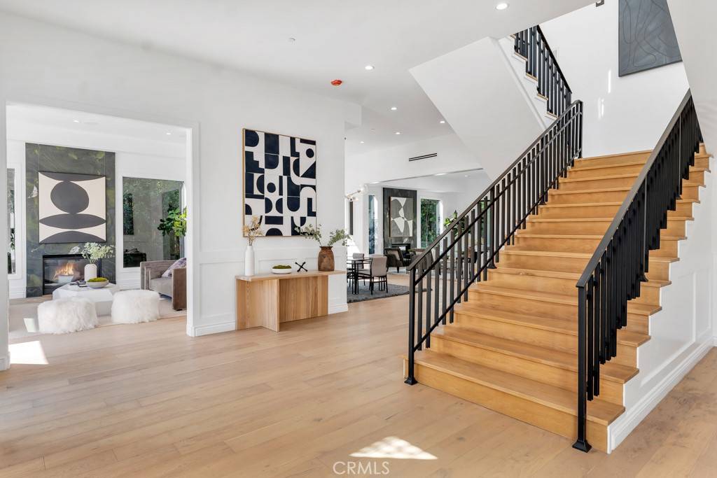 Valley Village, CA 91607,11835 Kling ST