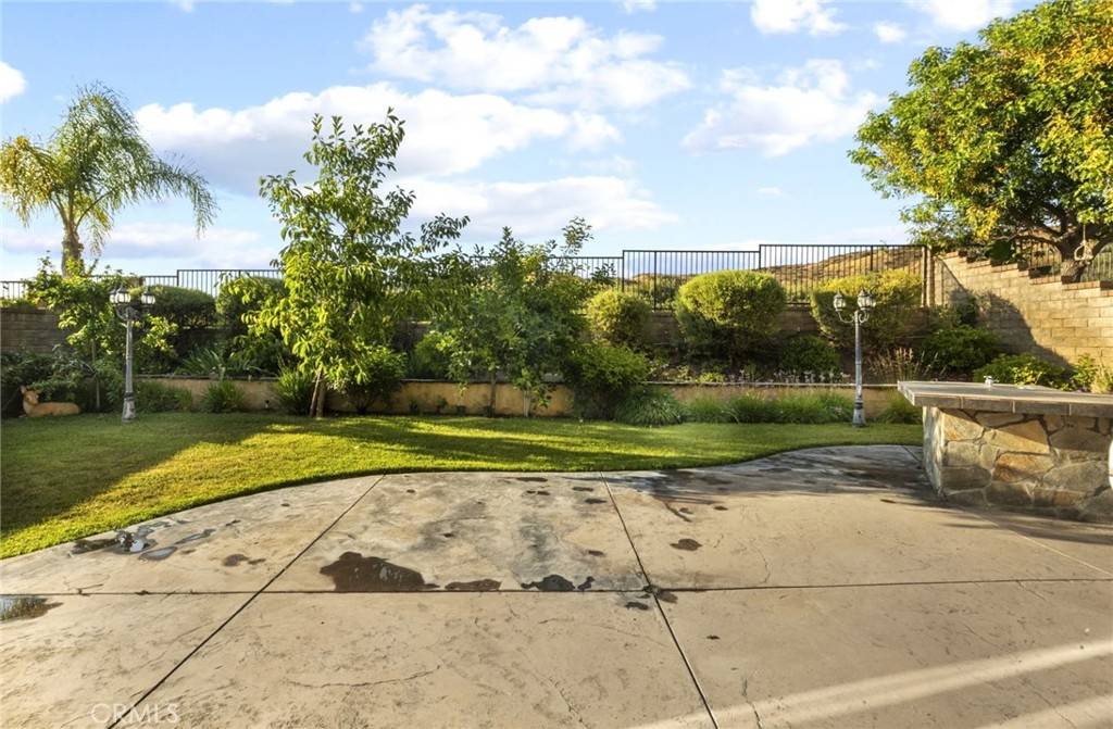 Saugus, CA 91390,29243 Discovery Ridge DR