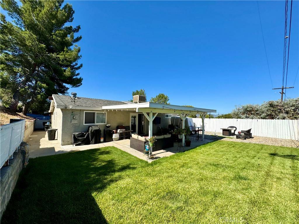 Canyon Country, CA 91351,18767 Bainbury ST