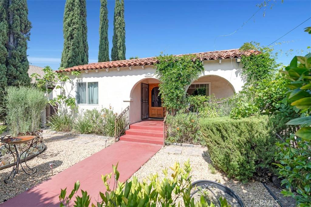 Tujunga, CA 91042,10447 Helendale AVE