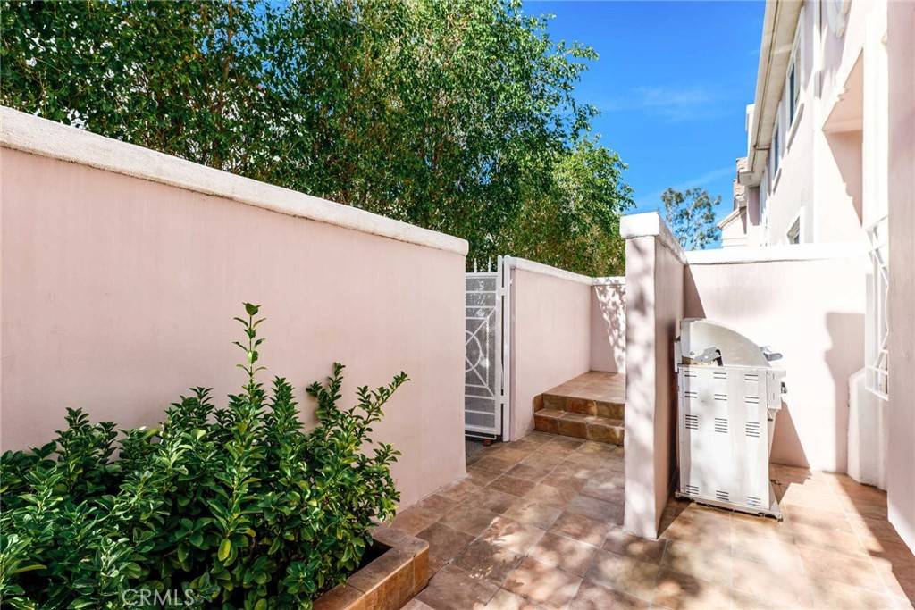 Tarzana, CA 91356,5923 Etiwanda AVE #106