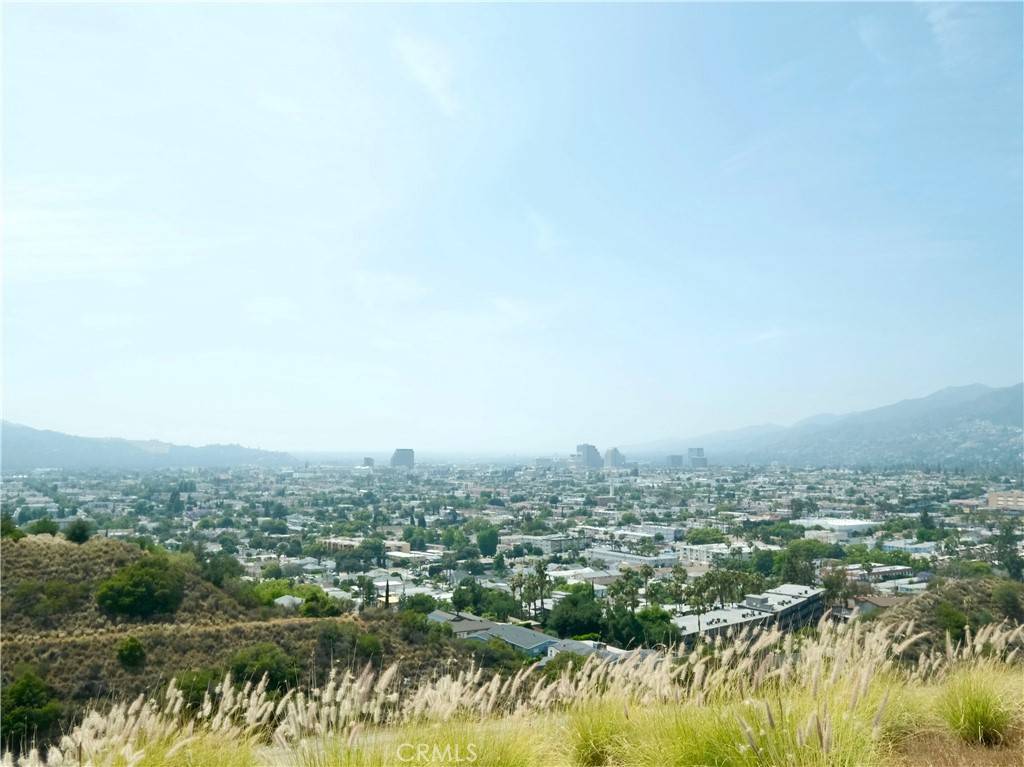 Glendale, CA 90065,4751 Round Top DR