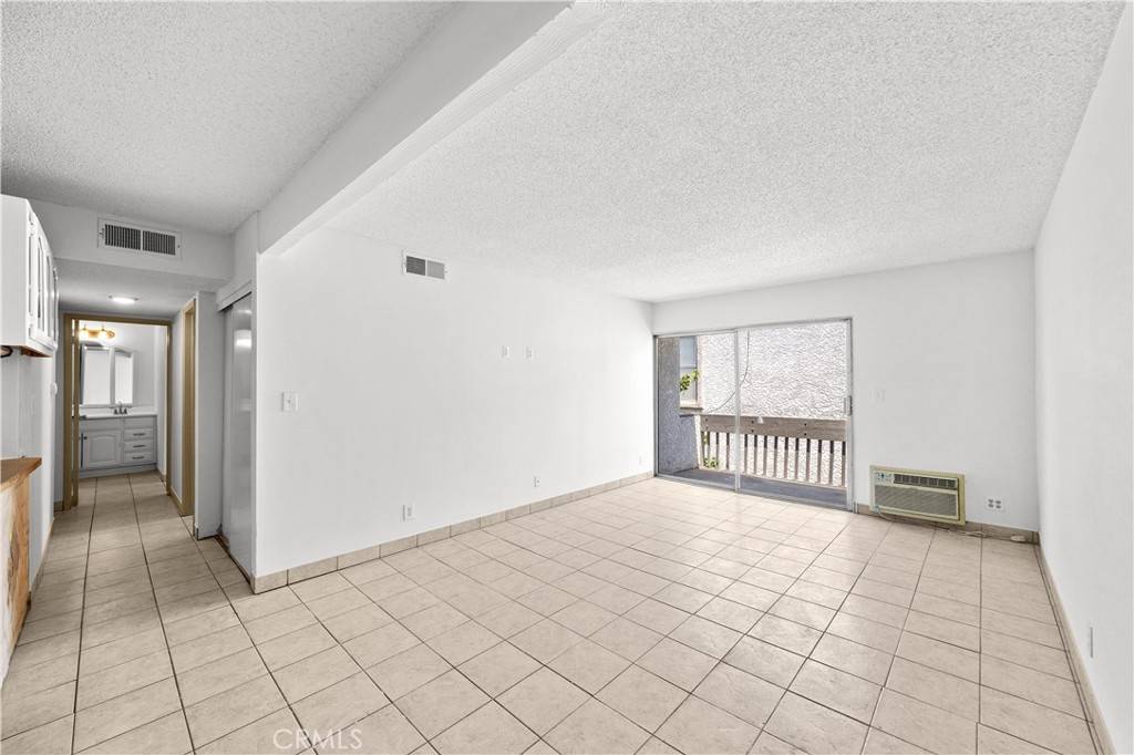 Tarzana, CA 91356,18620 Hatteras ST #274