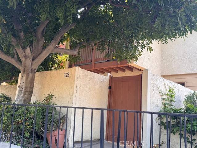 Woodland Hills, CA 91367,21551 Burbank BLVD #123