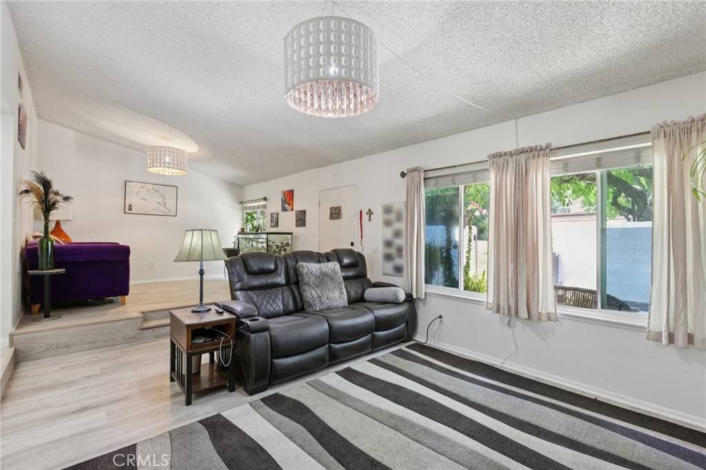 Chatsworth, CA 91311,10161 Larwin AVE #3