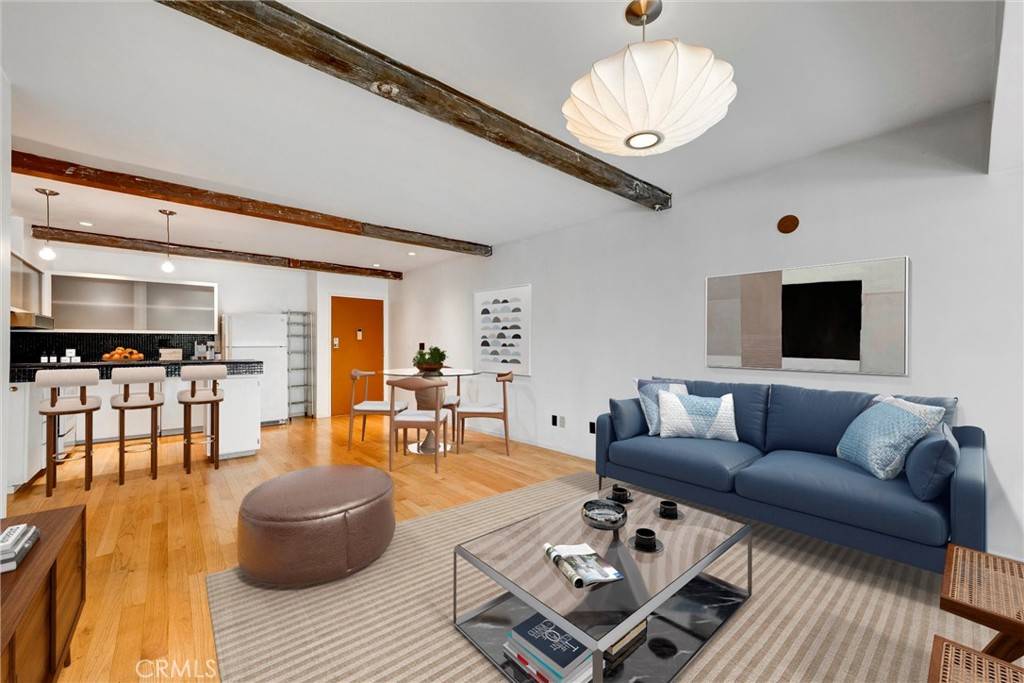 Los Angeles, CA 90026,1701 Clinton ST #402