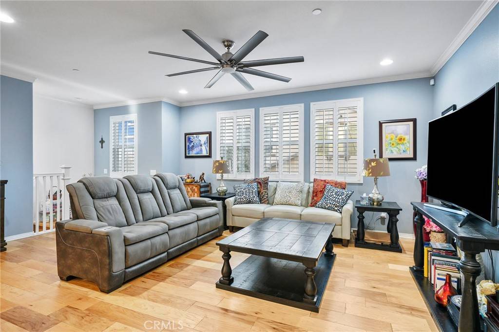 Saugus, CA 91350,22124 Barrington WAY