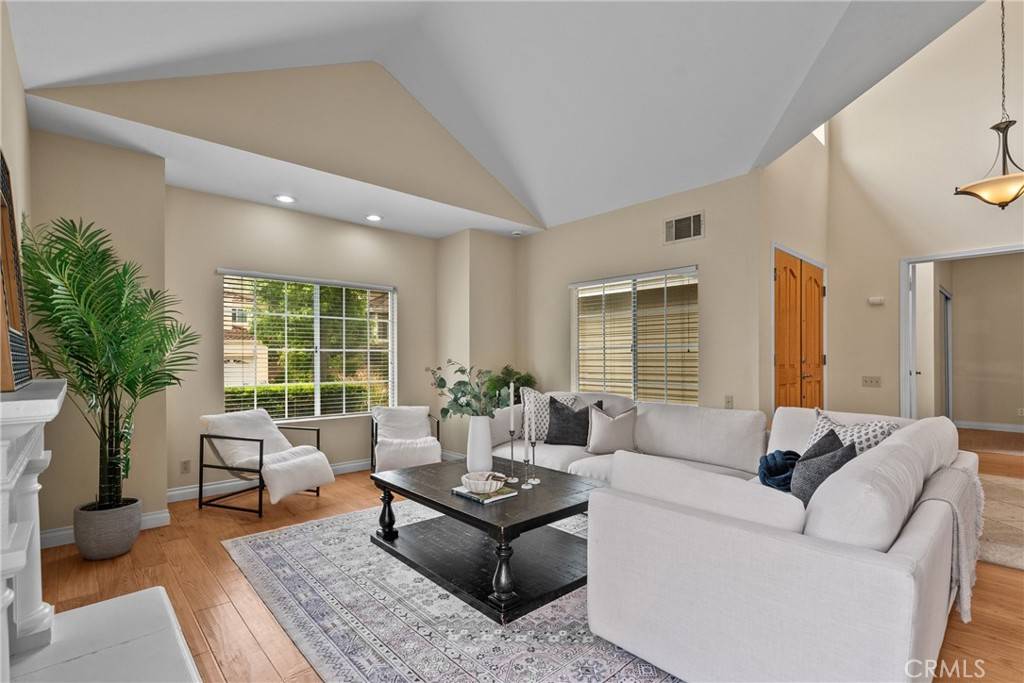 Moorpark, CA 93021,3891 Hunters Grove CT