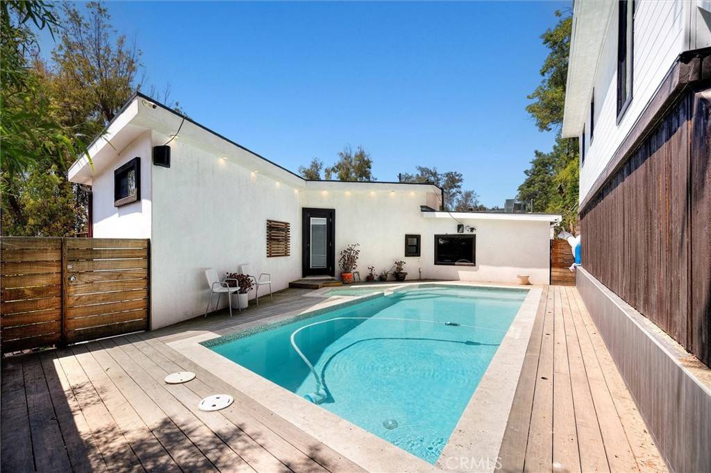 Woodland Hills, CA 91364,4698 Morro DR