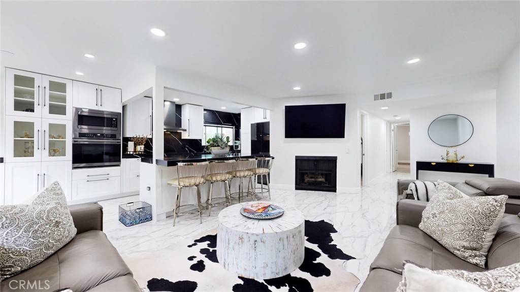 Calabasas, CA 91302,4632 Park Granada #93
