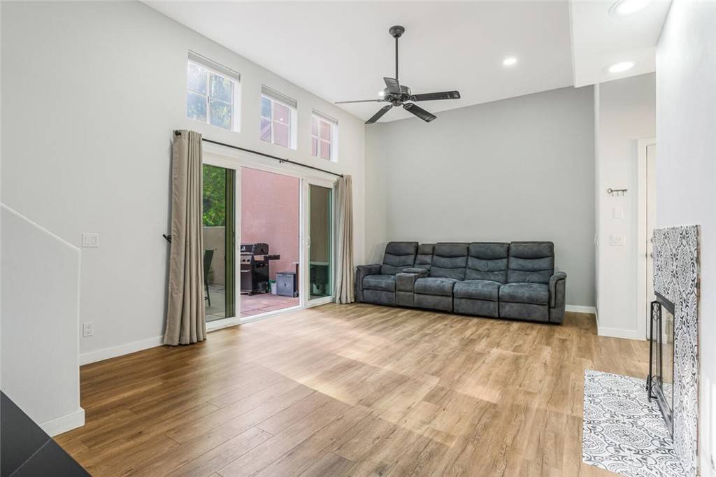 Calabasas, CA 91302,4347 Freedom DR #C