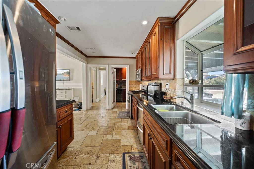 Palmdale, CA 93551,40903 17th ST W