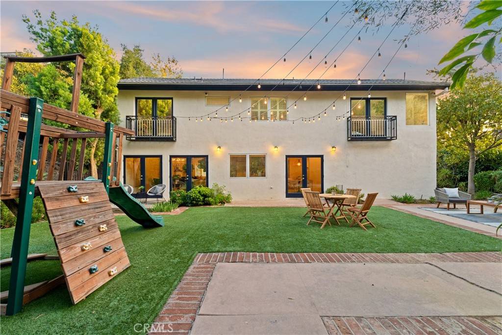 Beverly Hills, CA 90210,9767 Blantyre DR