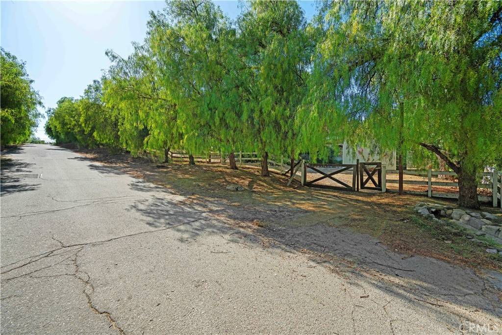 Agoura Hills, CA 91301,5920 Colodny DR