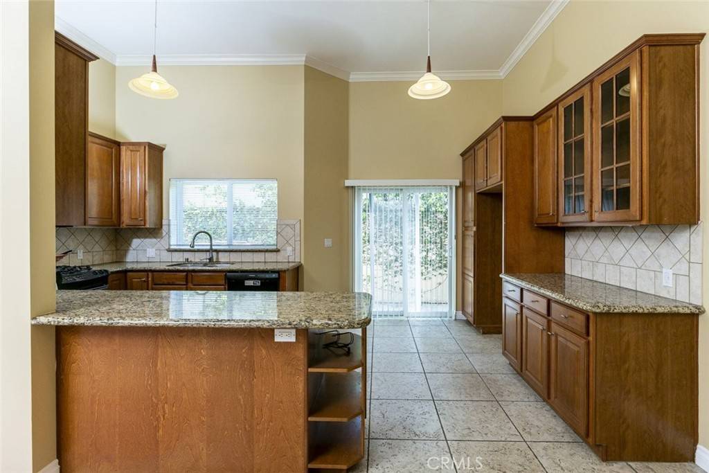 Agoura Hills, CA 91301,5241 Colodny DR #301